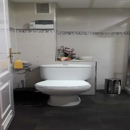 Newly Renovated Discover The Truth About Our Beautiful Oceanfront Apartment In Benalmadena Recent Renovations And New Management Ensure An Unforgettable Stay Book Now And Experience It For Yourself Extérieur photo