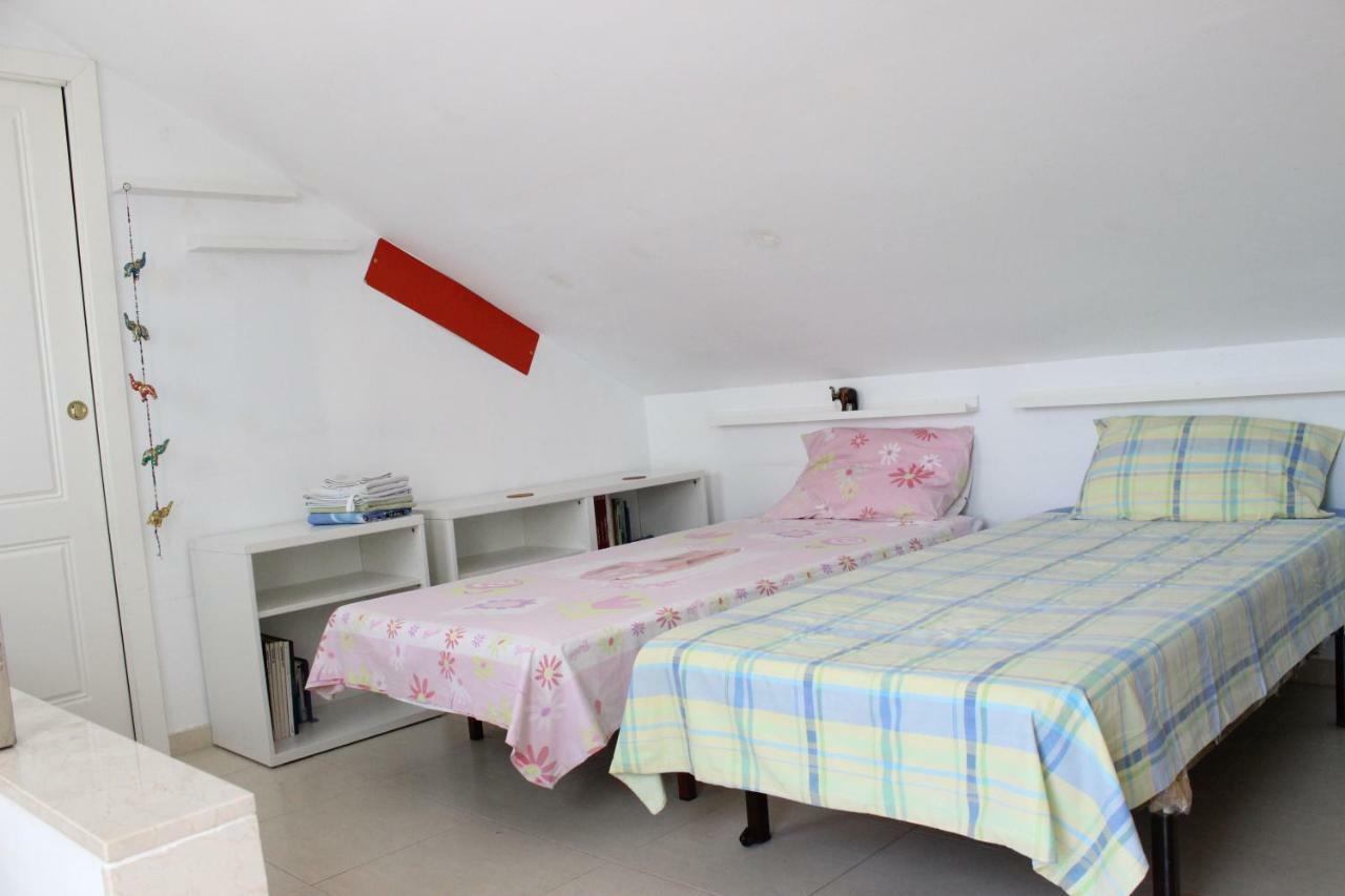 Newly Renovated Discover The Truth About Our Beautiful Oceanfront In Recent Renovations And New Management Ensure An Unforgettable Book Now And Experience It For Yourself Quarto em Acomodações Particulares