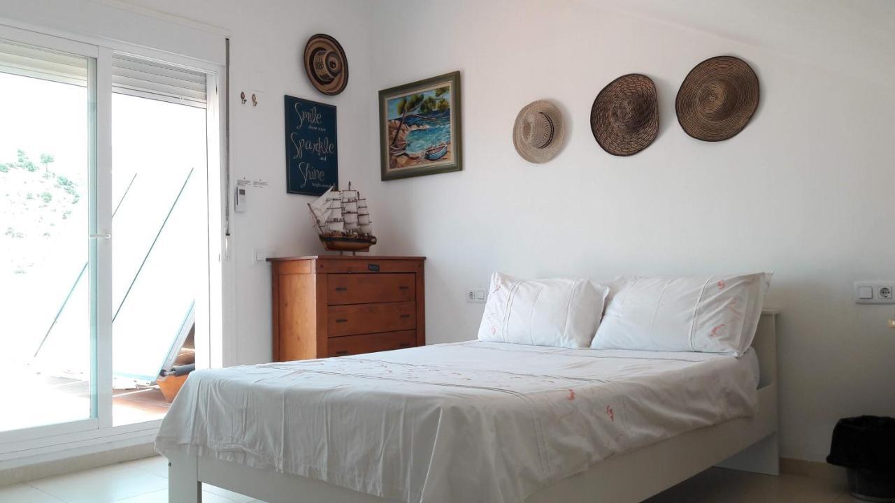 Newly Renovated Discover The Truth About Our Beautiful Oceanfront In Recent Renovations And New Management Ensure An Unforgettable Book Now And Experience It For Yourself Quarto em Acomodações Particulares *