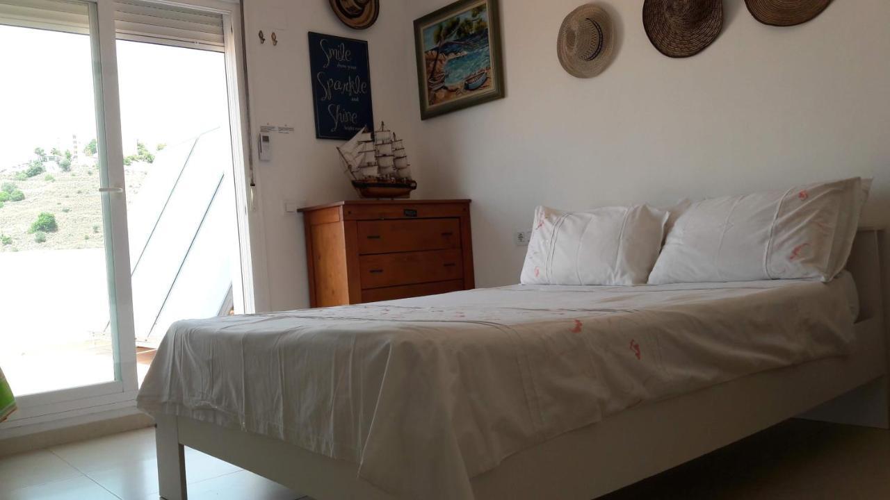 Newly Renovated Discover The Truth About Our Beautiful Oceanfront In Recent Renovations And New Management Ensure An Unforgettable Book Now And Experience It For Yourself Quarto em Acomodações Particulares